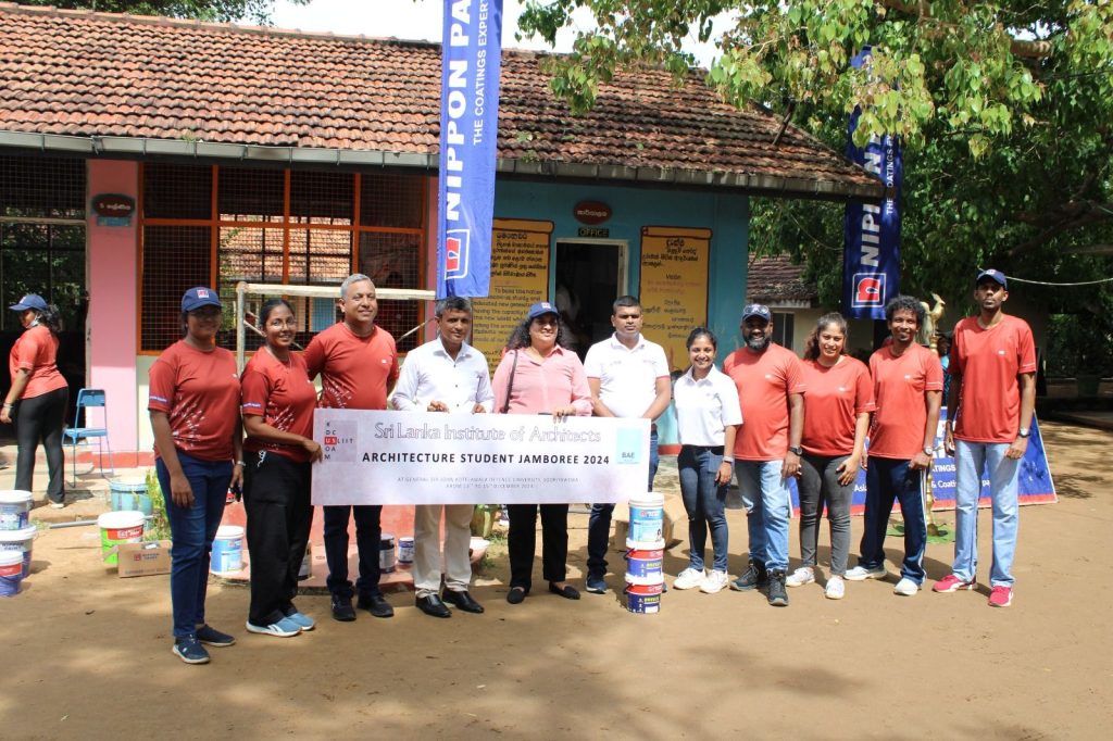 Great teamwork in Sooriyawewa! Nippon Paint Lanka, the Sri Lanka Institute of Architects, and a fantastic group of volunteers came together at the Architecture Student Jamboree 2024 to give a local school a much-needed makeover. 