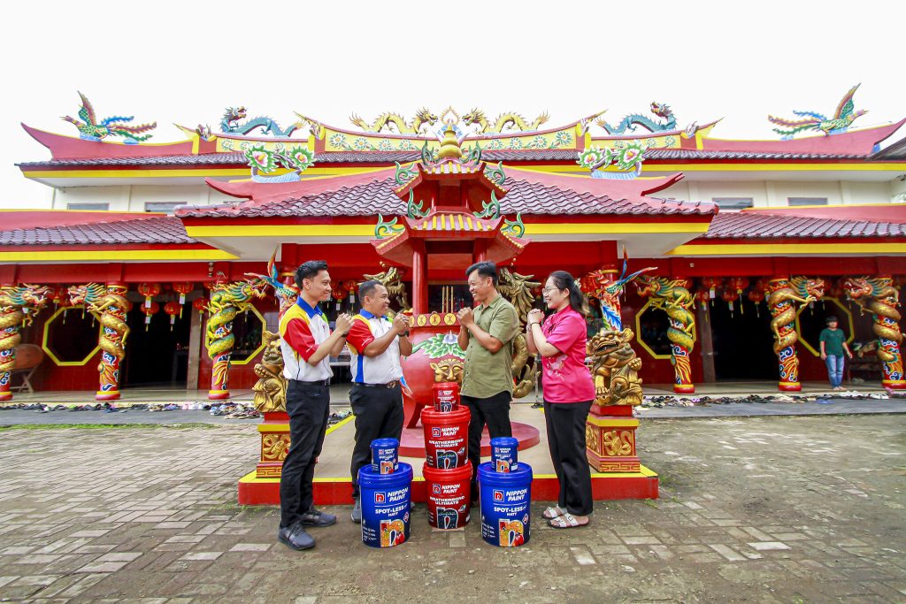 Nippon Paint Indonesia supporting the Vihara Sobhita Tridharma as part of their #ColouringLives CSR initiative.